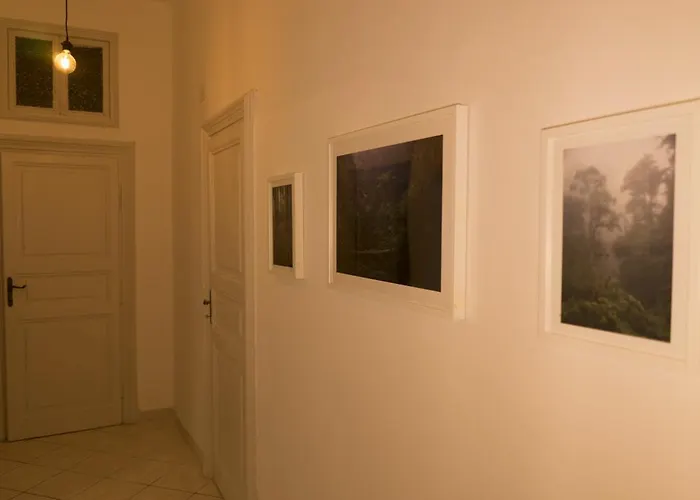 Trastevere Corner Eight